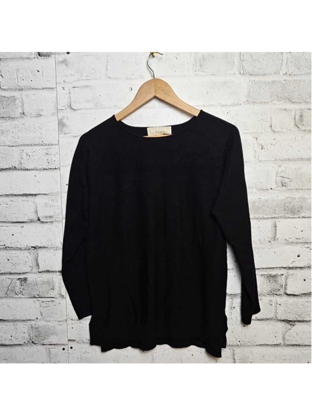 Michael Kors Black Knit Sweater Gold Logo Plate Luxe Chic Top Size Medium